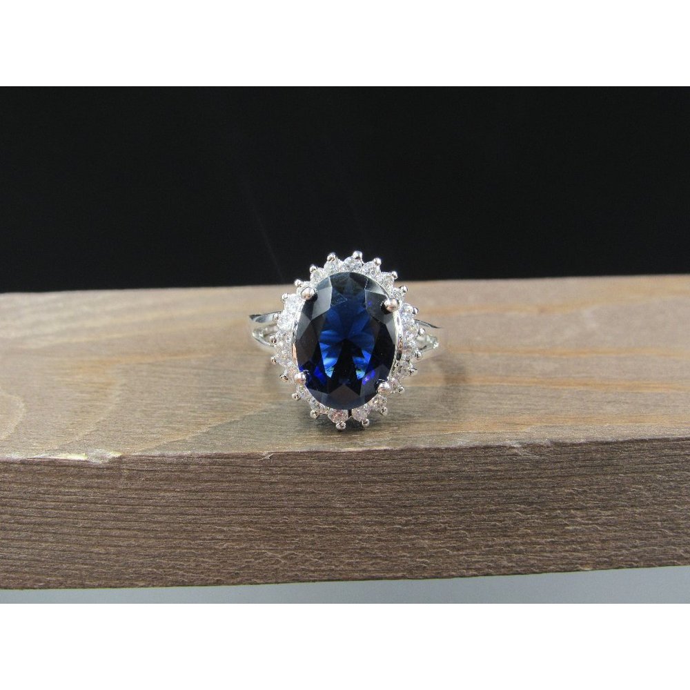 Size 10 Silver Tone Glass And Cubic Zirconia Gemstone Band Ring